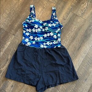 White Sand  One Piece Swim Suit with Shorts Floral Modest Size 12‎